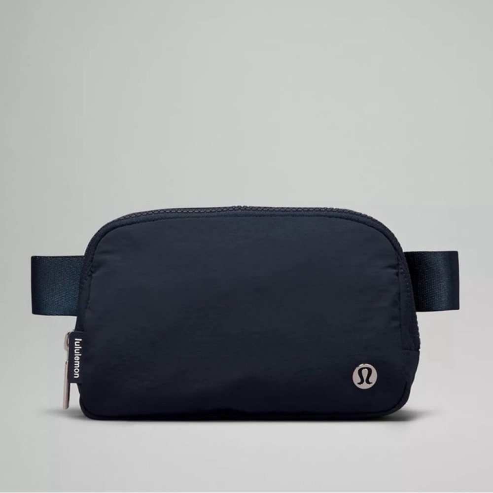 Lululemon Everywhere Belt Bag
